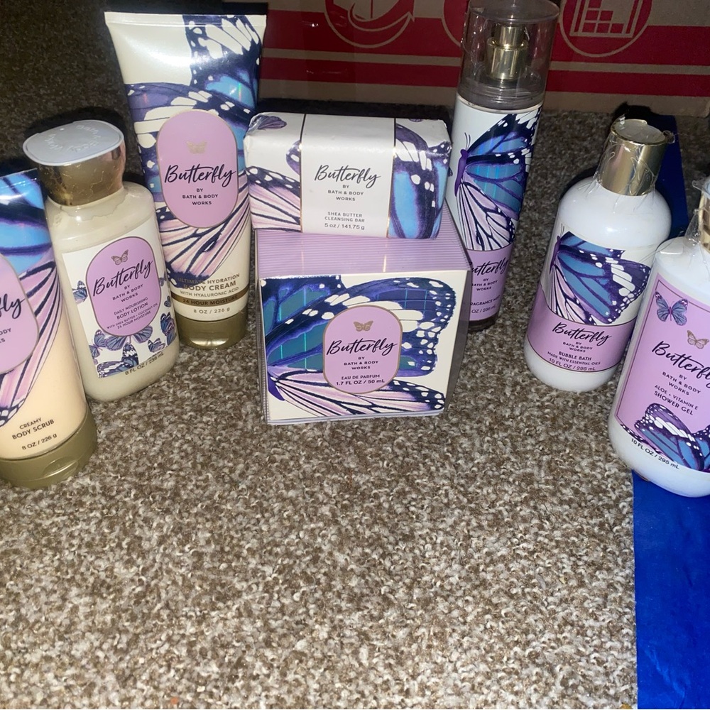Butter Scented Bath & Body Set - Purple